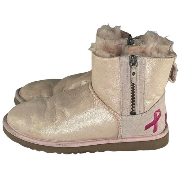 Ugg Australia Womens Sz 6 Mini Boots Pink Breast Cancer Awareness Shiny 1007515 - Picture 3 of 9